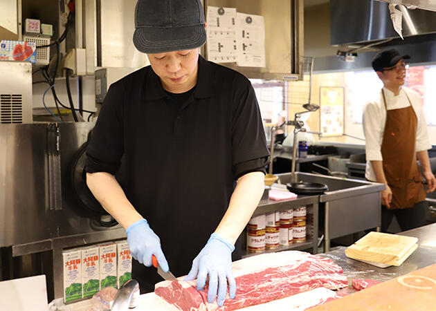 グリルザブッチャーnagano カジュアルな肉バルでホールスタッフ 募集職種一覧 王滝グループ